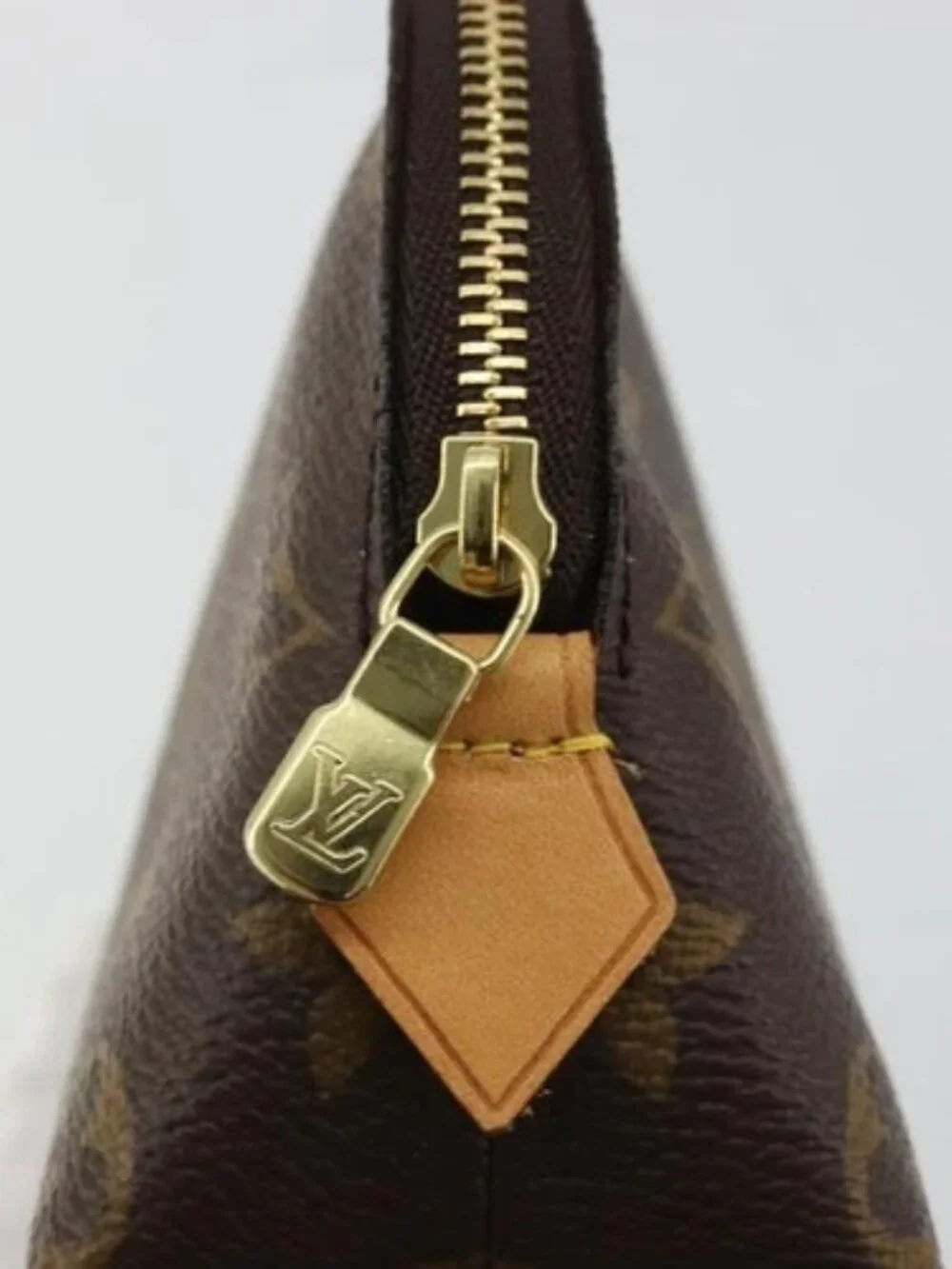LOUIS VUITTON Monogram Pochette Cosmetic PM Pouch M43998 LV Auth 159484